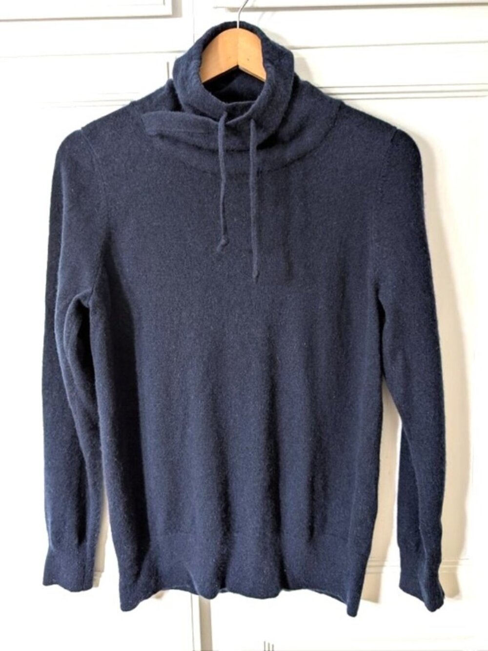 L.L. Bean Women's Funnelneck Cashmere Sweater with Drawcord Navy Size M